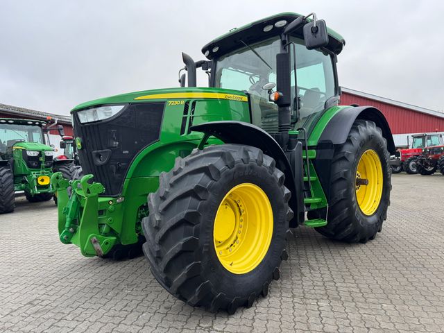 John Deere 7230R