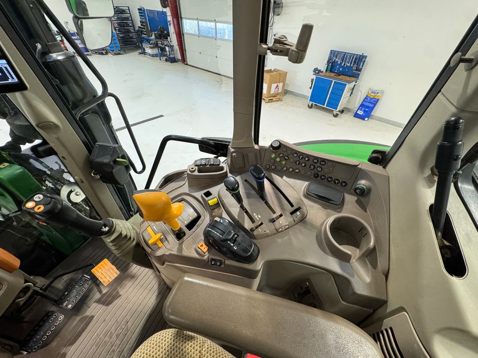 John Deere 6120M KUN 3300 TIMER! - Traktorer - Traktorer 4 wd - 17