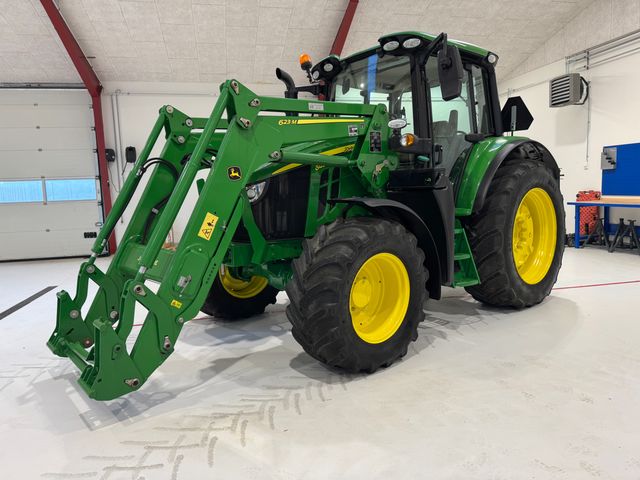 John Deere 6120M
