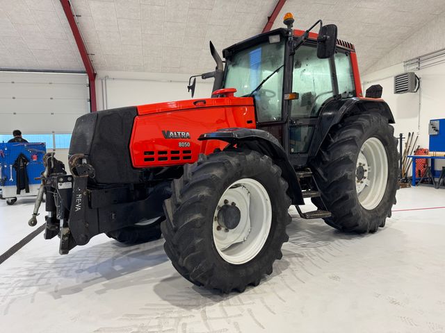 Valtra 8050 HiTech