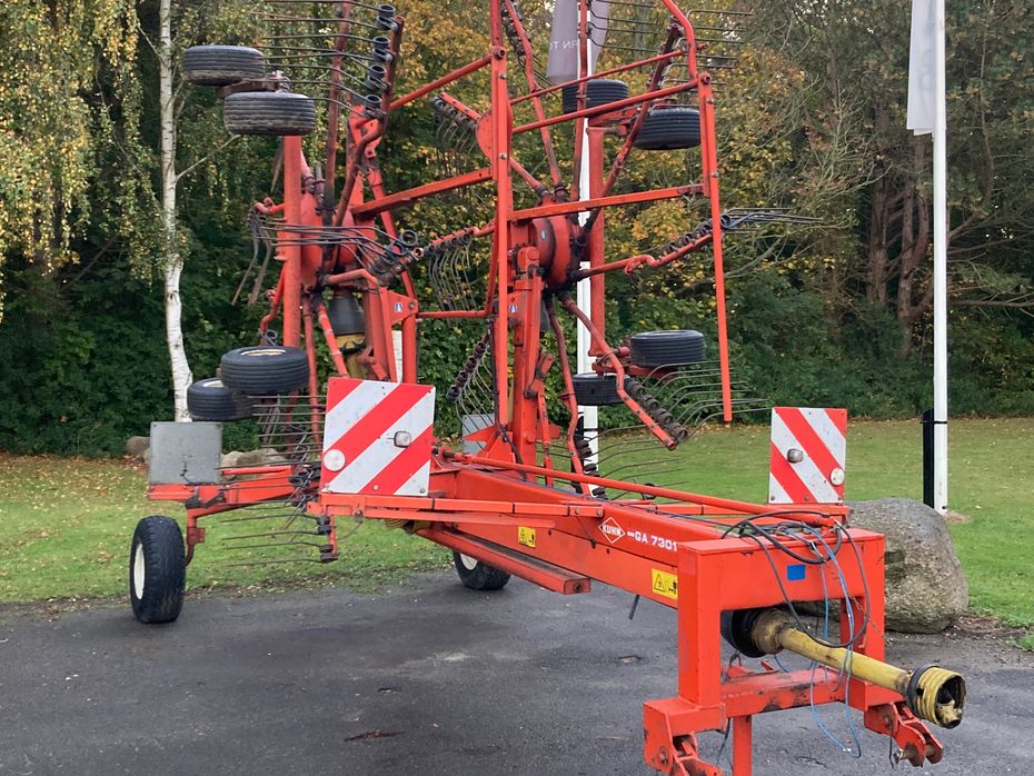 Kuhn GA 7301 - Hø- og halmhåndtering - River og vendere - 1