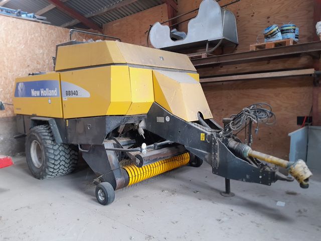 New Holland BB940R