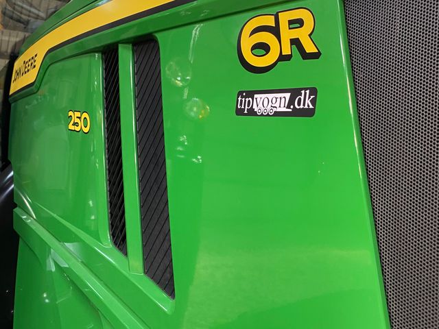 John Deere 6R250