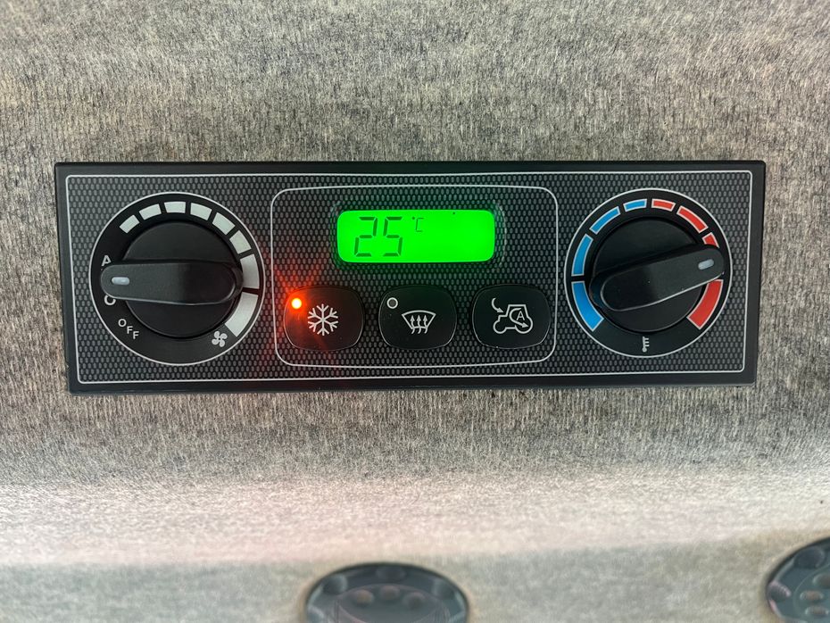 Massey Ferguson 6490 Dyna 6 med frontlift - Traktorer - Traktorer 4 wd - 8