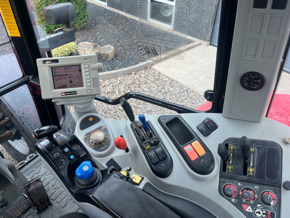 Massey Ferguson 6490 Dyna 6 med frontlift - Traktorer - Traktorer 4 wd - 7