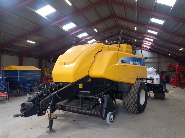 New Holland BB9090