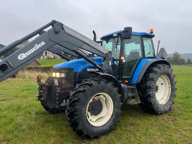 New Holland 8560