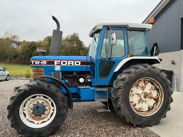 Ford TW 15