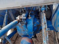 Ford 3000Y med frontkost - Traktorer - Traktorer 2 wd - 4