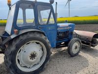 Ford 3000Y med frontkost - Traktorer - Traktorer 2 wd - 3