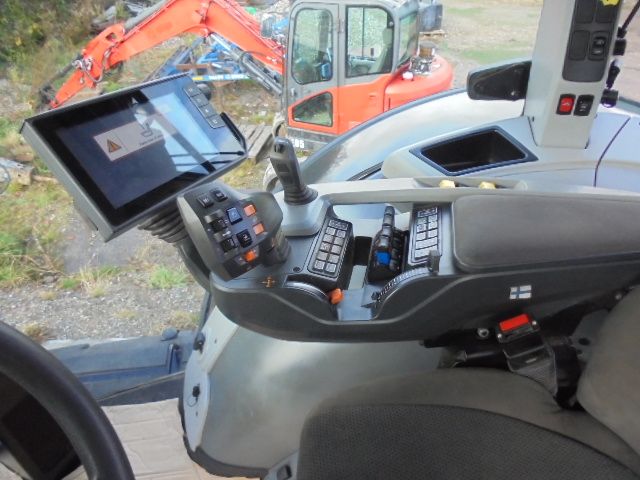 Valtra S374