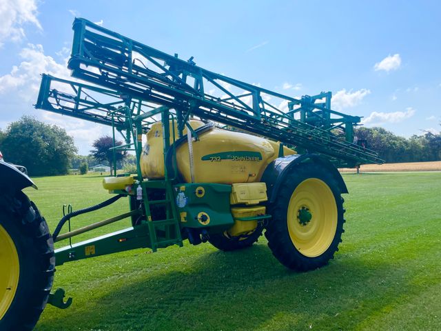 John Deere 732 Trailersprøjte 24 m.