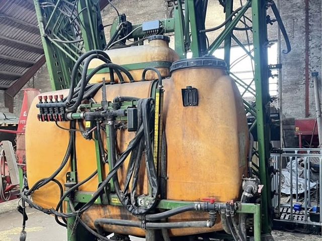 Amazone UF 1200, 24 meter. Forberedt til GPS og sektionskontrol. Synes i 2022.