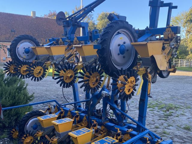 Kleine Unicorn 3, 12 rækket. Velholdt maskine