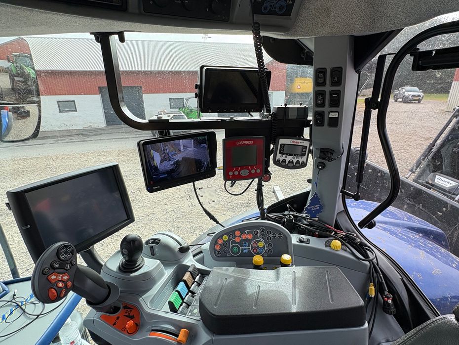 New Holland T7.270 AC BLUEPOWER Med RTK GPS - Traktorer - Traktorer 4 wd - 14