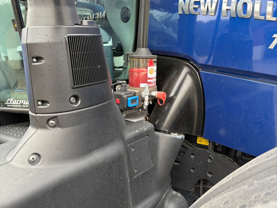 New Holland T7.270 AC BLUEPOWER Med RTK GPS - Traktorer - Traktorer 4 wd - 7