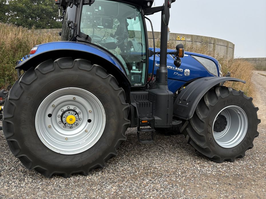 New Holland T7.270 AC BLUEPOWER Med RTK GPS - Traktorer - Traktorer 4 wd - 2