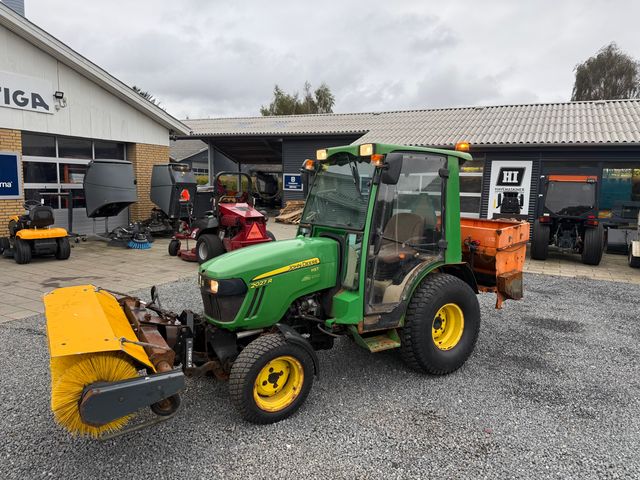 John Deere 2027R