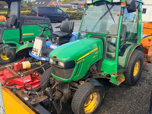 John Deere 2027R