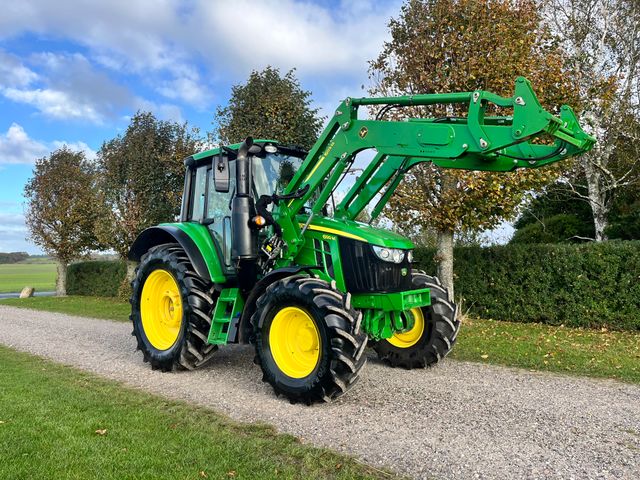 John Deere 6120M
