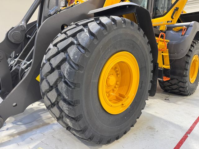 Bridgestone 750/65R25