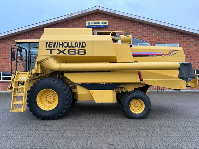 New Holland TX68
