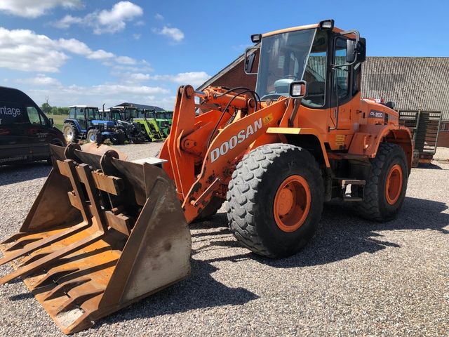 Doosan DL 200