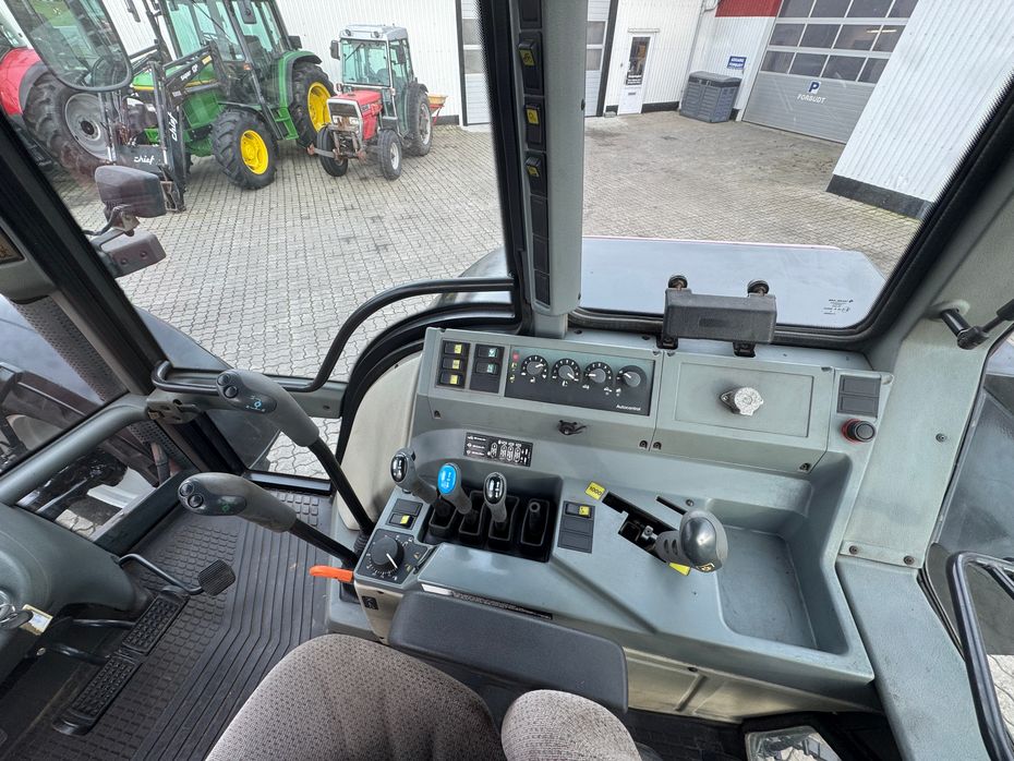 Valtra 8950 KUN 5200 TIMER! ÆGTE LIEBHAVERI! - Traktorer - Traktorer 4 wd - 17