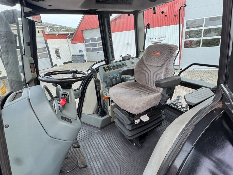 Valtra 8950 KUN 5200 TIMER! ÆGTE LIEBHAVERI! - Traktorer - Traktorer 4 wd - 16