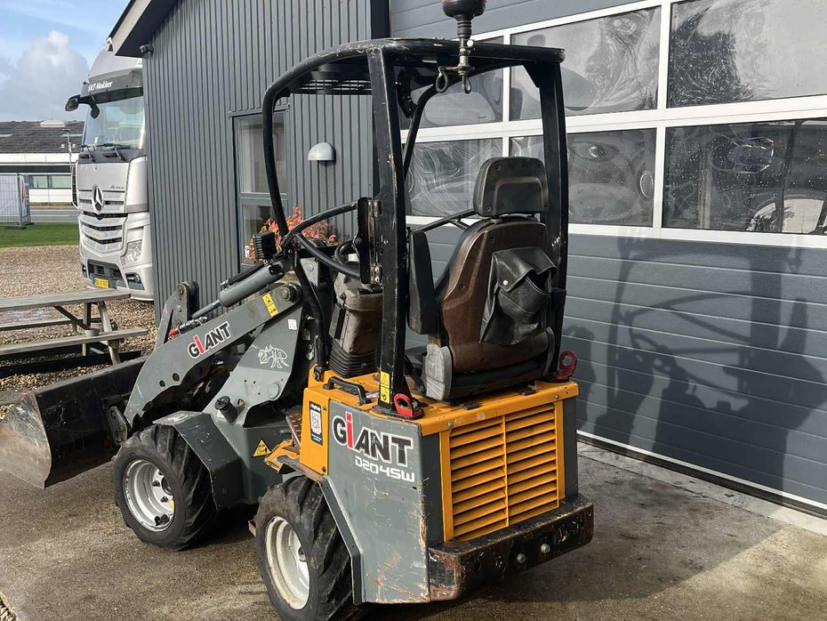 Giant D204SW - Læssemaskiner - Minilæssere - 4