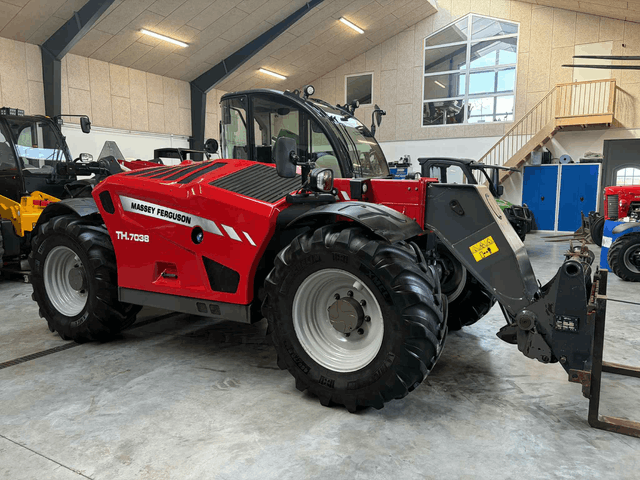 Massey Ferguson TH7038