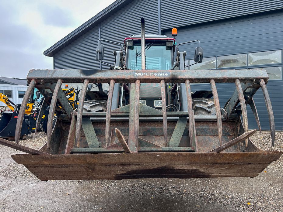 Valtra 900 med Ålø Frontlæsser Valtra 900 - Traktorer - Traktorer 4 wd - 2
