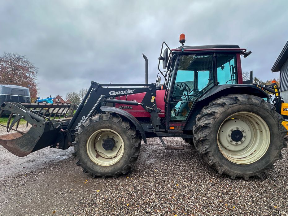 Valtra 900 med Ålø Frontlæsser Valtra 900 - Traktorer - Traktorer 4 wd - 4