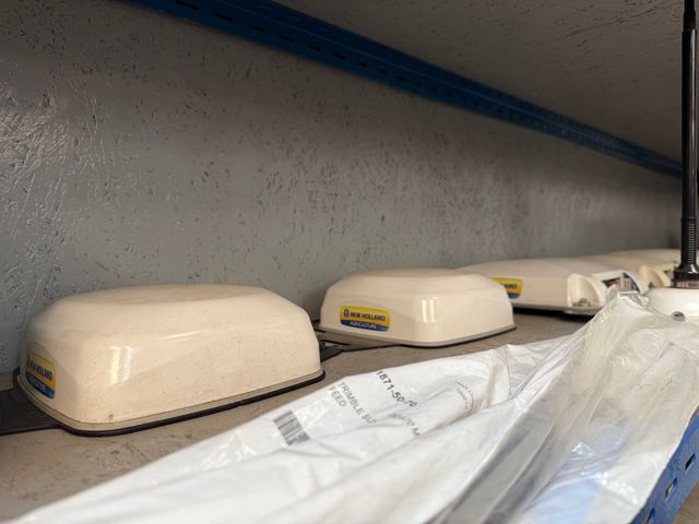 CNH 392 (NAV-900) RTK