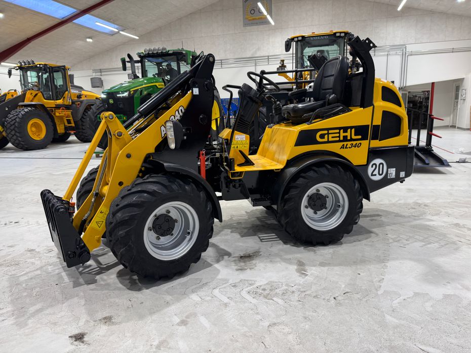 Gehl AL 340 KUN 420 TIMER! MED SKOVl, KLO OG GAFLER! - Læssemaskiner - Minilæssere - 2