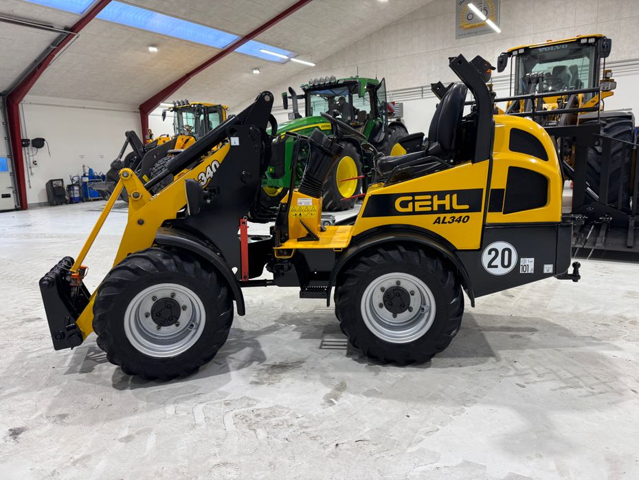 Gehl AL 340 KUN 420 TIMER! MED SKOVl, KLO OG GAFLER! - Læssemaskiner - Minilæssere - 3