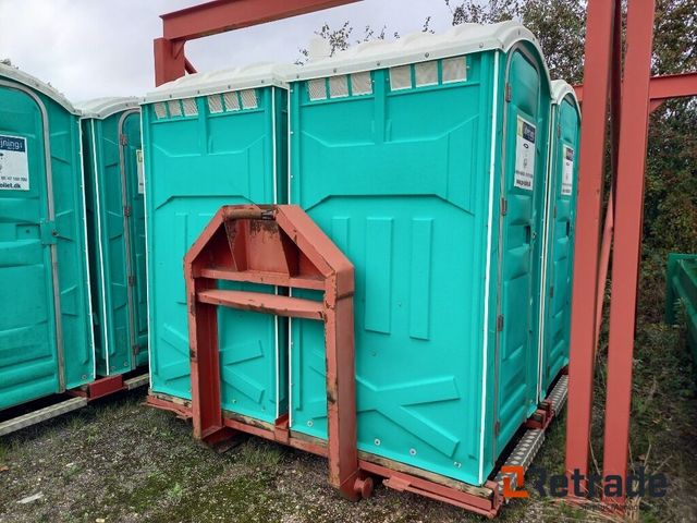 Toiletlad 4 toiletter + 1 lukket pissoir modul