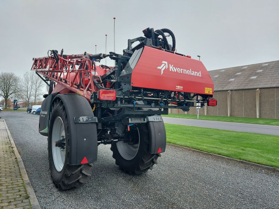Kverneland iXtrack T4  4600 L, 28 m HSS Bom, 7 sektioner - Sprøjter - Trailersprøjter - 7