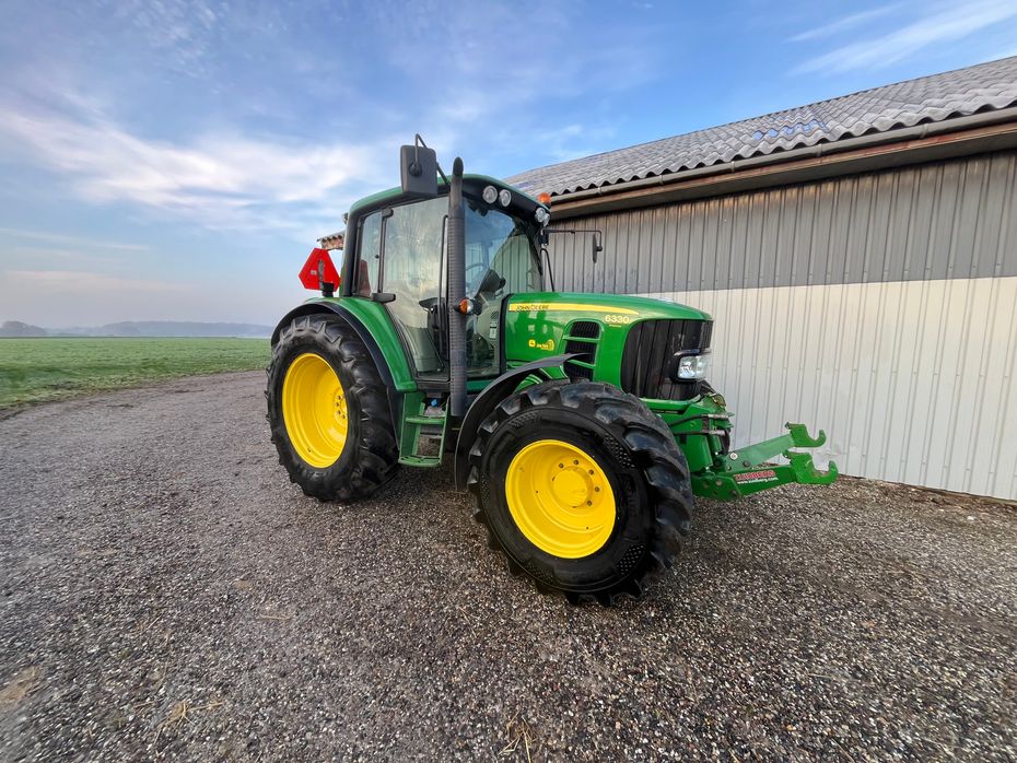 John Deere 6330 PREMIUM TLS ZUIDBERG FRONTLIFT - Traktorer - Traktorer 4 wd - 2