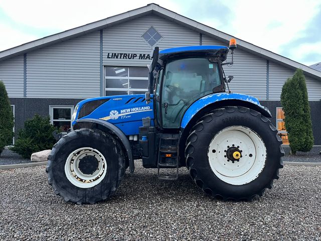 New Holland T7.230