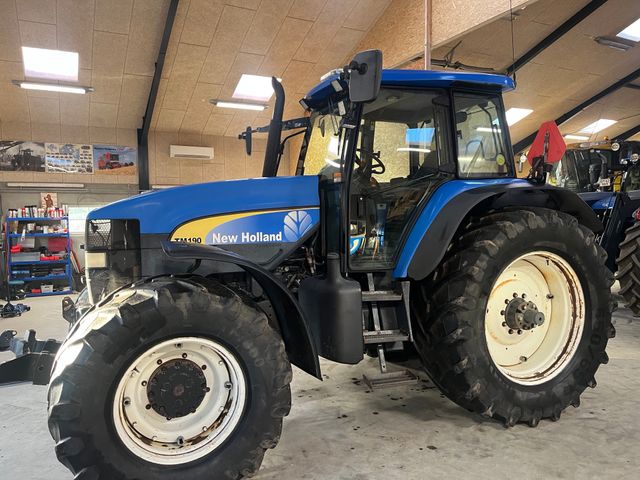 New Holland TM190