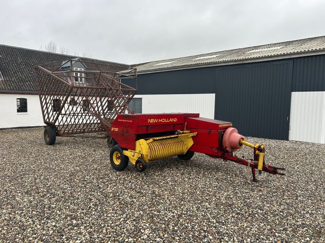 New Holland 376