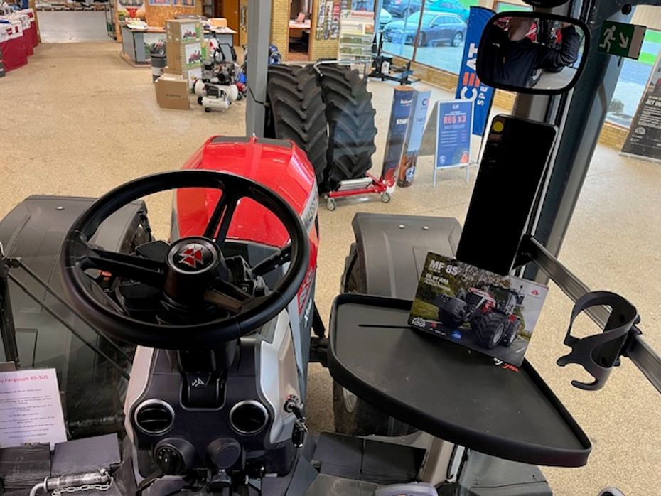 Massey Ferguson 8S.305 Dyna VT  Danmarks måske laveste rente!!! - Traktorer - Traktorer 4 wd - 4