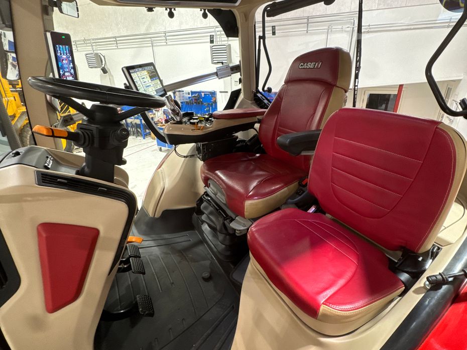 Case IH OPTUM 300 CVX AFS CONNECT KUN 1500 TIMER! MED DET NYE MODEL FØREHUS! - Traktorer - Traktorer 4 wd - 17