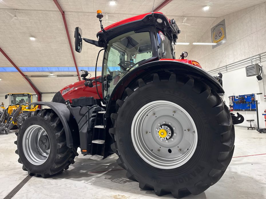 Case IH OPTUM 300 CVX AFS CONNECT KUN 1500 TIMER! MED DET NYE MODEL FØREHUS! - Traktorer - Traktorer 4 wd - 5