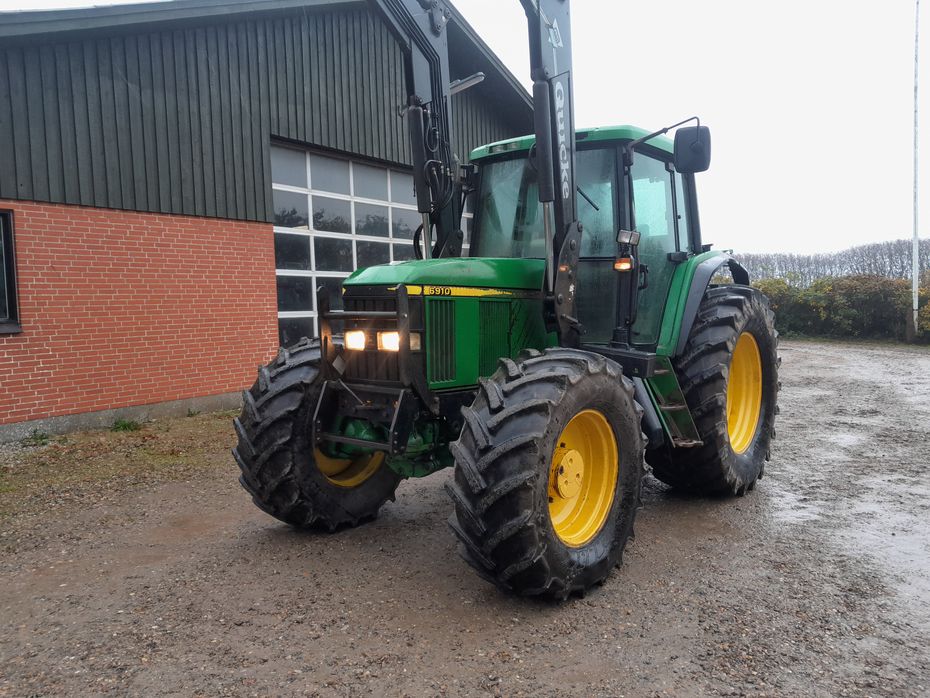 John Deere 6910 PowerQuad TLS med ÅLØ 980 frontlæsser og trykluftbremser Power Quard - Traktorer - Traktorer 4 wd - 1