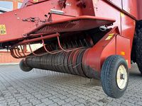 New Holland Hesston 4900 + Spragelse vogn & centralsmøring - Pressere - Bigballe - 12