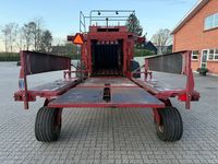 New Holland Hesston 4900 + Spragelse vogn & centralsmøring - Pressere - Bigballe - 7