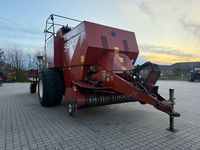 New Holland Hesston 4900 + Spragelse vogn & centralsmøring - Pressere - Bigballe - 4