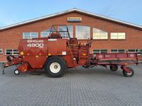 New Holland Hesston 4900 + Spragelse vogn & centralsmøring - Pressere - Bigballe - 1